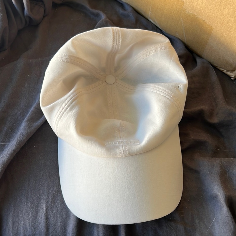 Lululemon baller hat